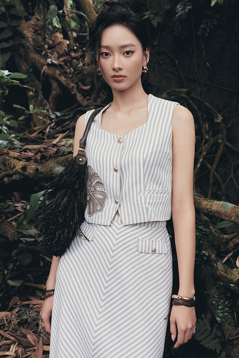 Áo kiểu SN croptop ốp lá thêu bode