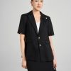 Áo vest suông CT ve cách điệu đính cúc