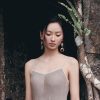Đầm maxi 2 dây gấu in hoạ tiết, eo tết dây