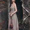 Đầm maxi 2 dây gấu in hoạ tiết, eo tết dây
