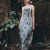 Đầm maxi 2 dây hoạ tiết tết dây trang trí