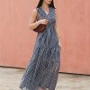 Đầm maxi cổ V vắt nơ, tùng 3 tầng
