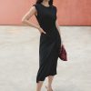Đầm ôm chờm vai, ngực bóng đính cúc