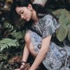 Đầm xoè hoạ tiết đè dây trang trí