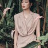 Jumpsuit đùi cổ 2 ve, xếp ly eo