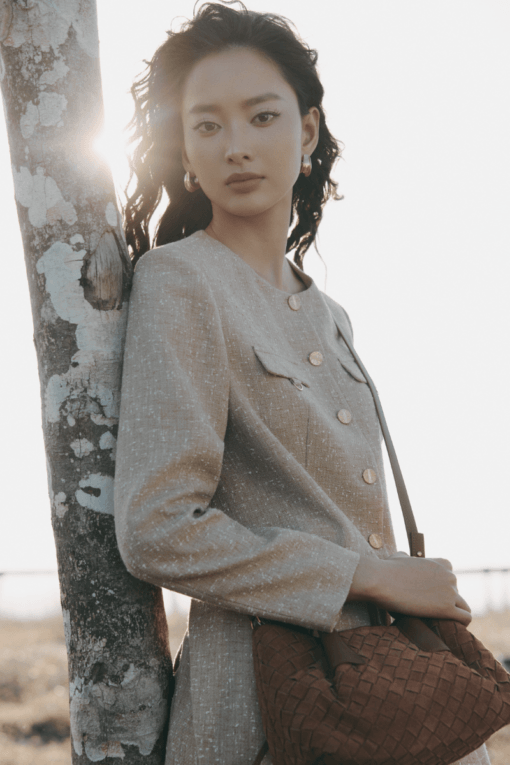 Áo khoác tweed cổ tròn nắp túi kẹp D
